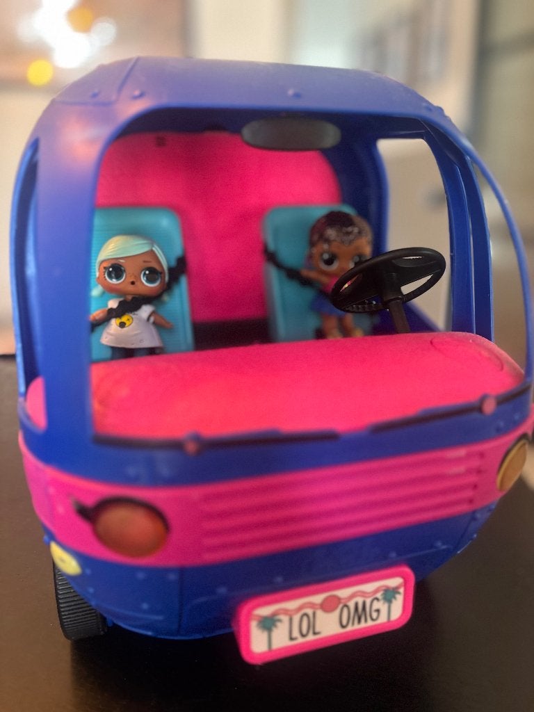 LOL camper met 9 poppetjes en 2 hondjes, Ophalen of Verzenden, Zo goed als nieuw, Meisje