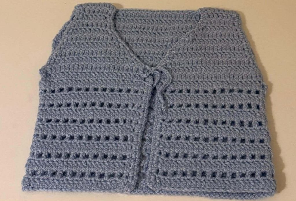 Handgehaakt baby vestje - Lichtblauw, Ophalen, Nieuw, Jongetje, Truitje of Vestje