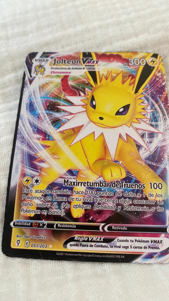 Mooie jolteon VMAX, Hobby en Vrije tijd, Verzamelkaartspellen | Pokémon, Ophalen of Verzenden, Zo goed als nieuw