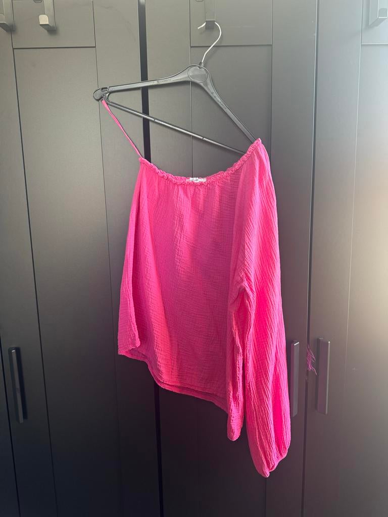 Roze off-shoulder blouse - One Size ambika, Kleding | Dames, Tops, Maat 38/40 (M), Ophalen of Verzenden, Zo goed als nieuw, Lange mouw