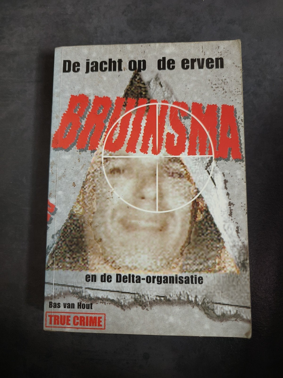 Jacht op de erven Bruinsma - Bas van Hout, Ophalen of Verzenden