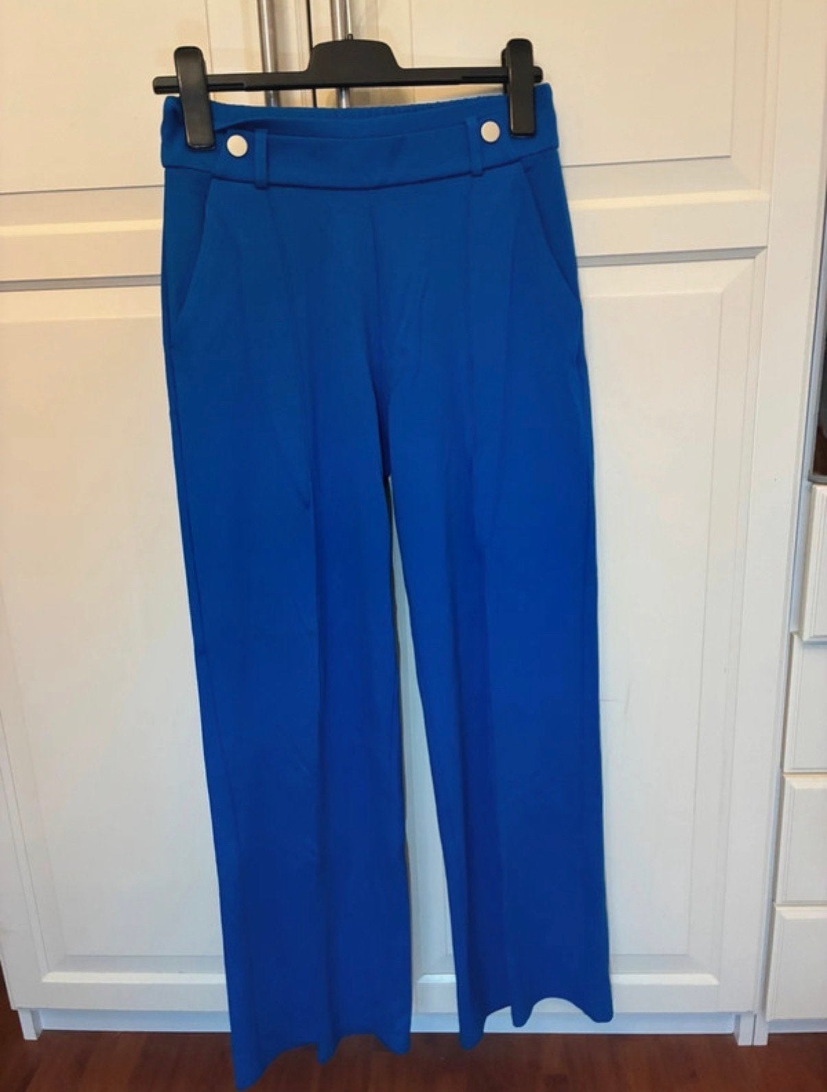 CL Essentials Donkerblauwe Broek met Zakken - NIEUW - Maat S, Blauw, Ophalen of Verzenden, Zo goed als nieuw, Maat 36 (S)