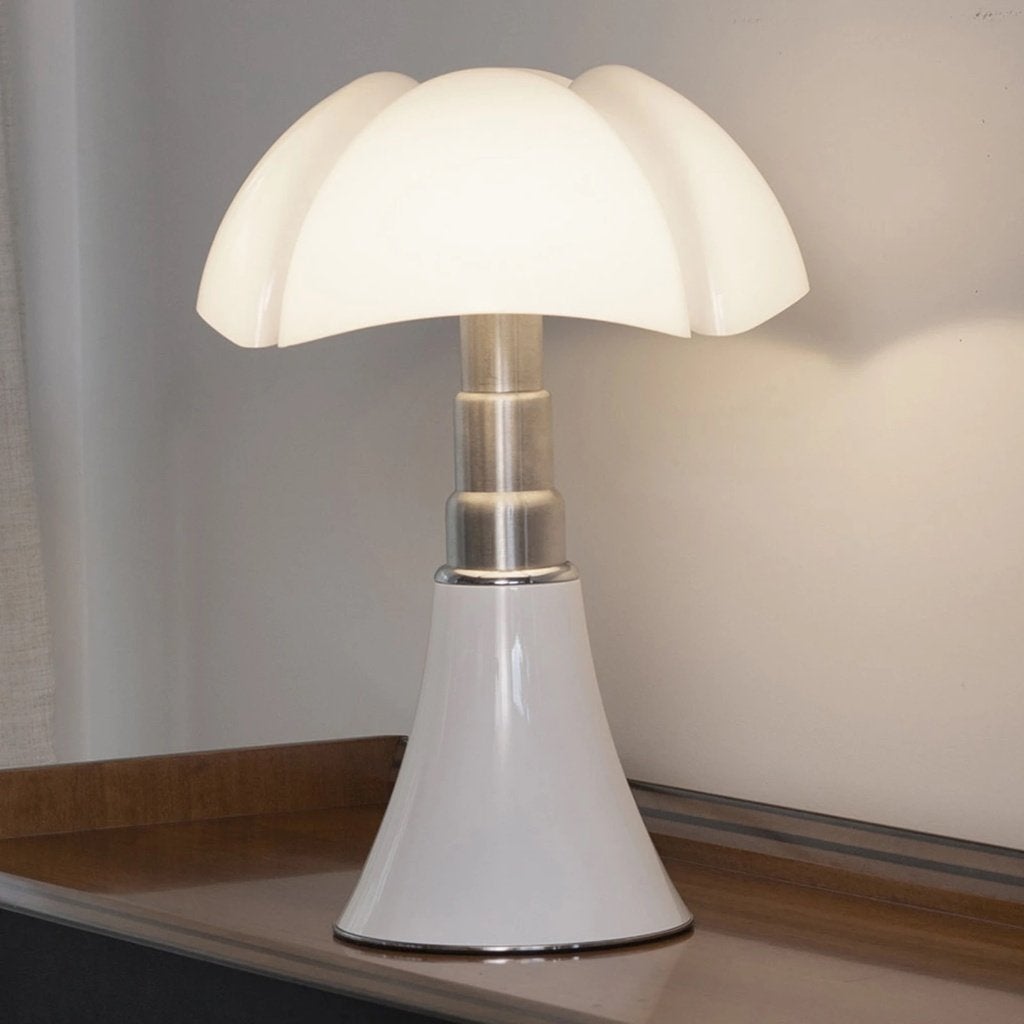 Nieuwe Martinelli Luce Pipistrello Medium Wit - Gae Aulenti, Huis en Inrichting, Ophalen, Dimbaar, Kunststof, Overige merken