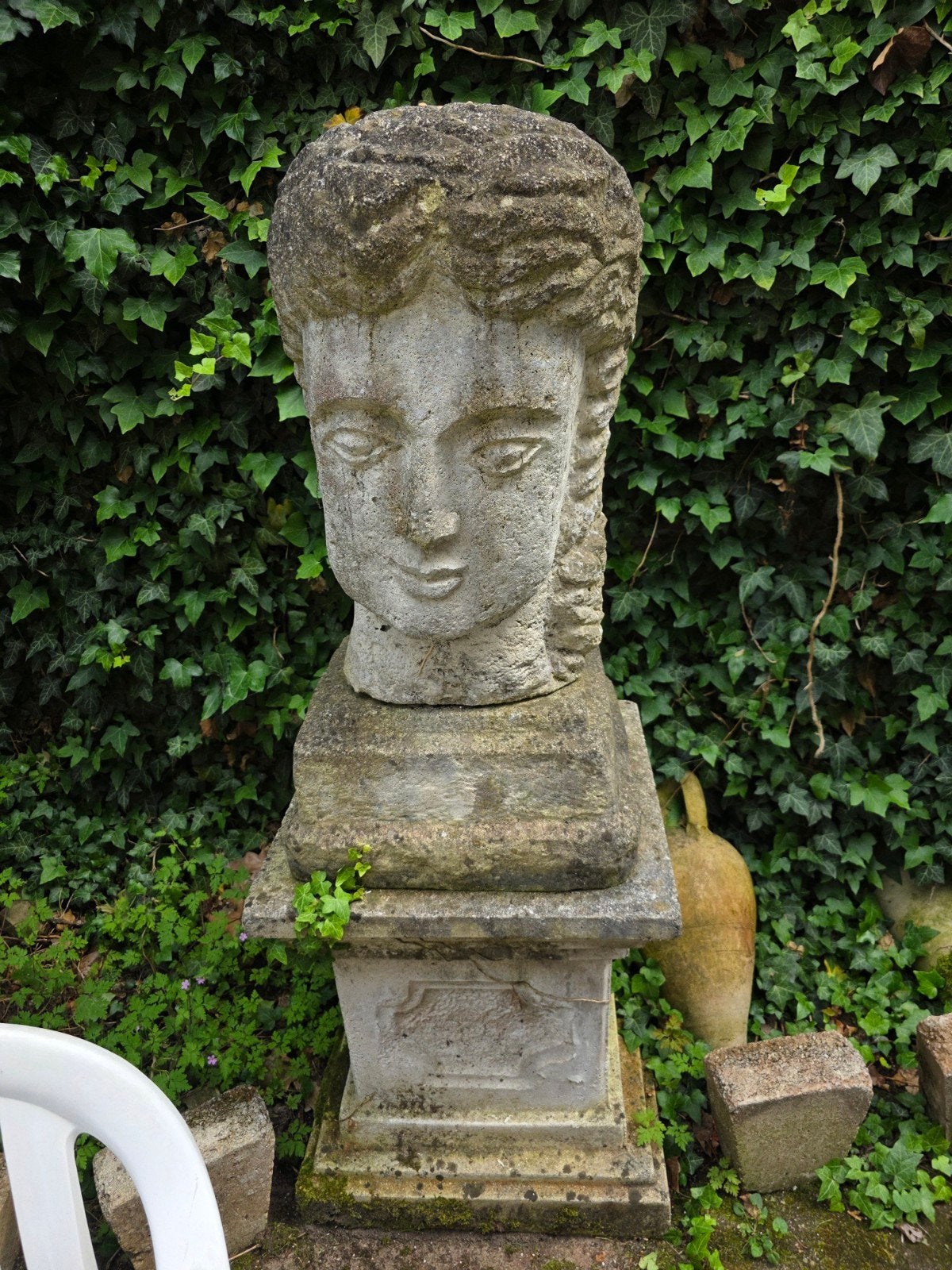 Tuinbeeld Vrouwenhoofd op Sokkel - Klassieke Decoratie, Ophalen, Gebruikt, Beton, Mensenbeeld