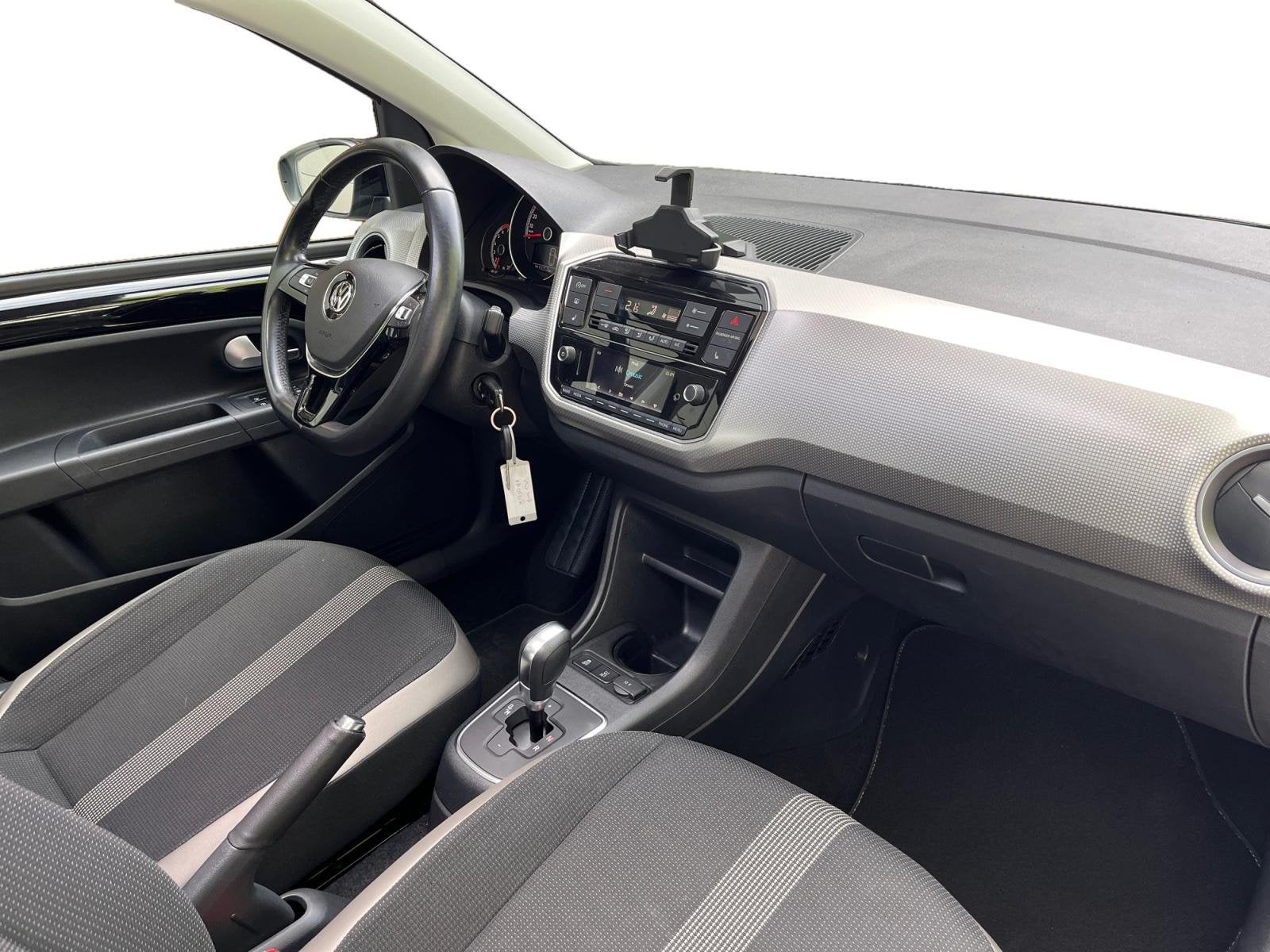 Volkswagen Up! 1.0 BMT high up!, Auto's, Stof, Gebruikt, 840 kg, 4 stoelen