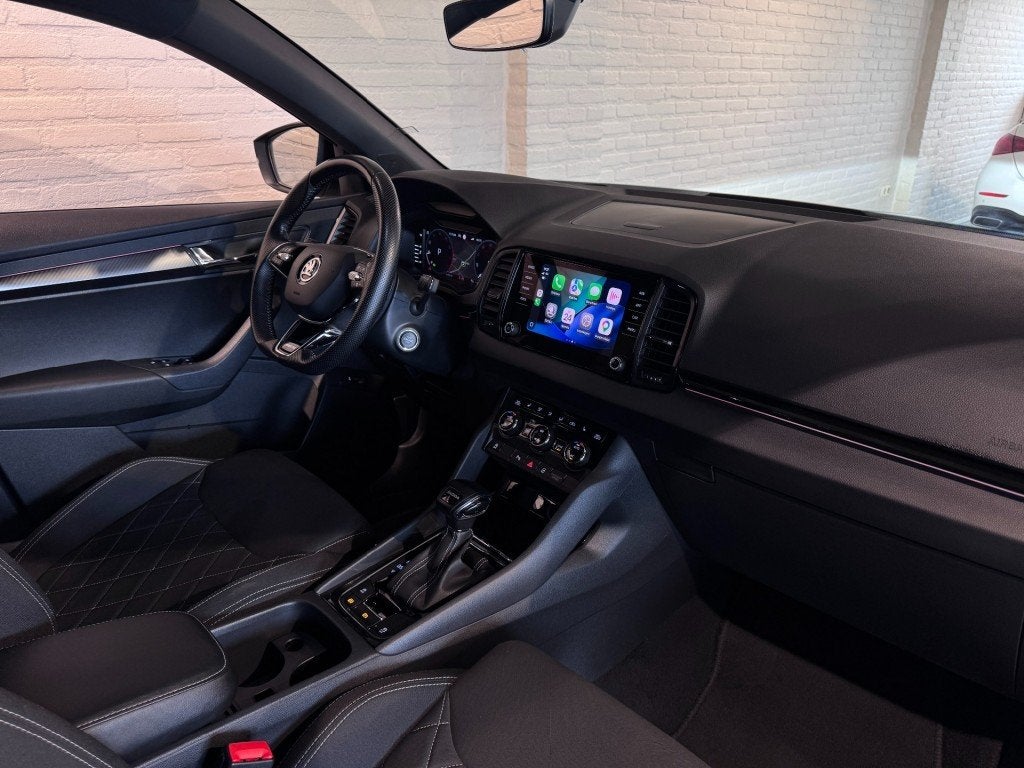 Skoda KAROQ 1.5 TSI Sportline Business Trekhaak Stoel- en st, Automaat, 1498 cc, Huisgarantie, Karoq