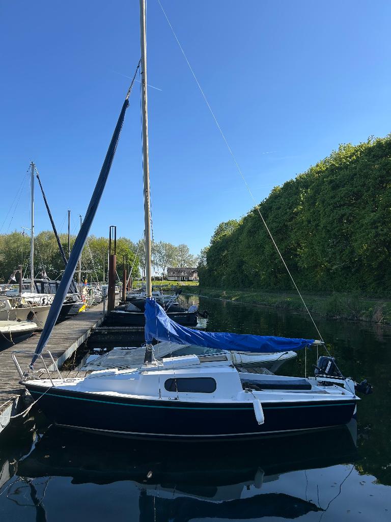 kajuitzeilboot met trailer, Ophalen, Gebruikt, Buitenboordmotor