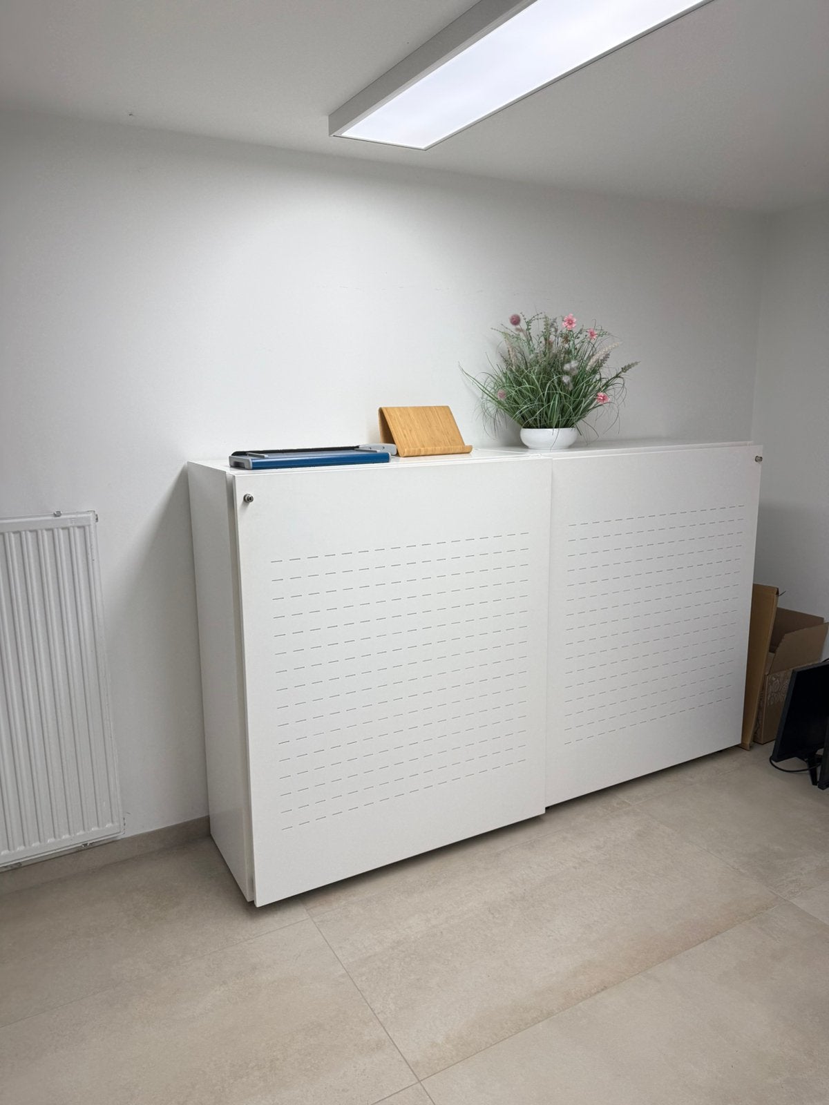 Schuifdeurkast met akoestisch foam Wit, Ophalen, Gebruikt, 100 tot 150 cm, 150 tot 200 cm