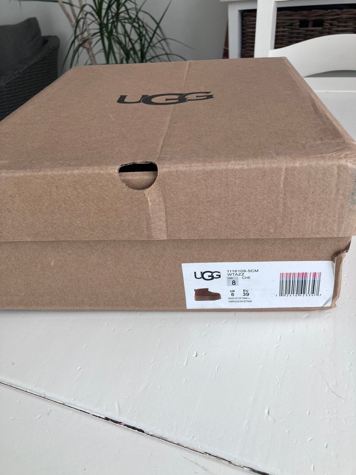 Nieuwe UGG 39, Bruin, Nieuw, Ophalen of Verzenden, Sneakers of Gympen
