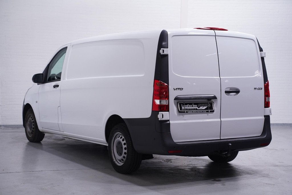 Mercedes-Benz Vito 111 CDI 116 pk L3 Extra Lang Navi, Camera, Auto's, Voorwielaandrijving, Gebruikt, 4 cilinders, 2000 kg