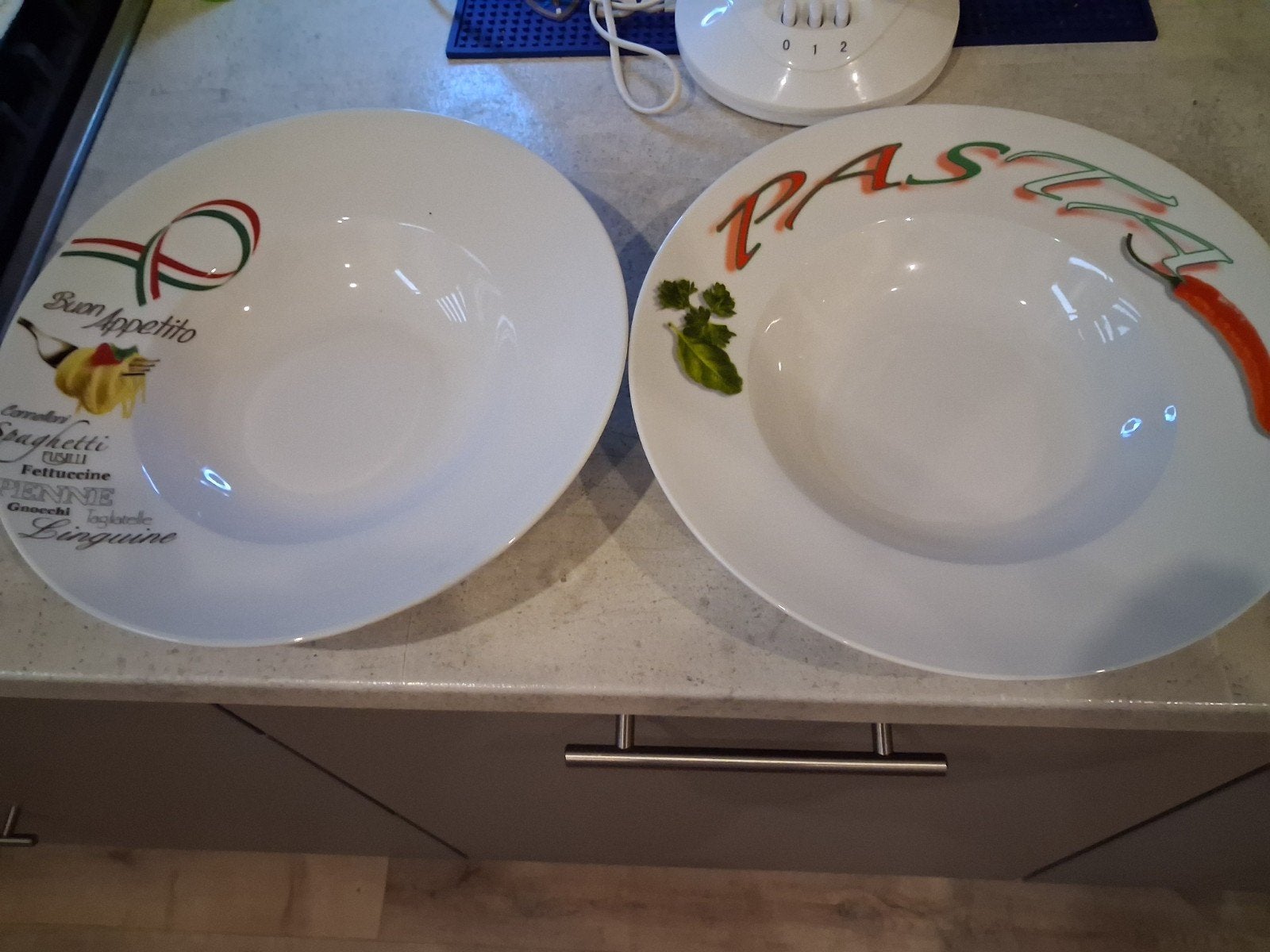 pasta borden, Ophalen