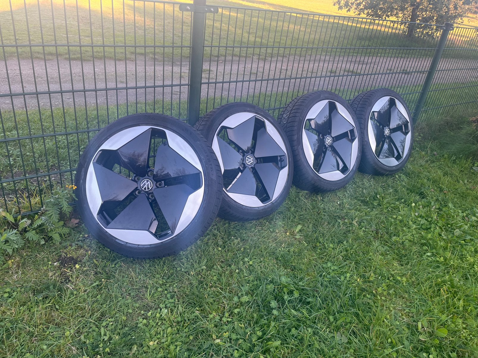 Originele set Volkswagen ID3 20 inch Sanya winterwielen, Ophalen, Banden en Velgen, Winterbanden, Personenwagen