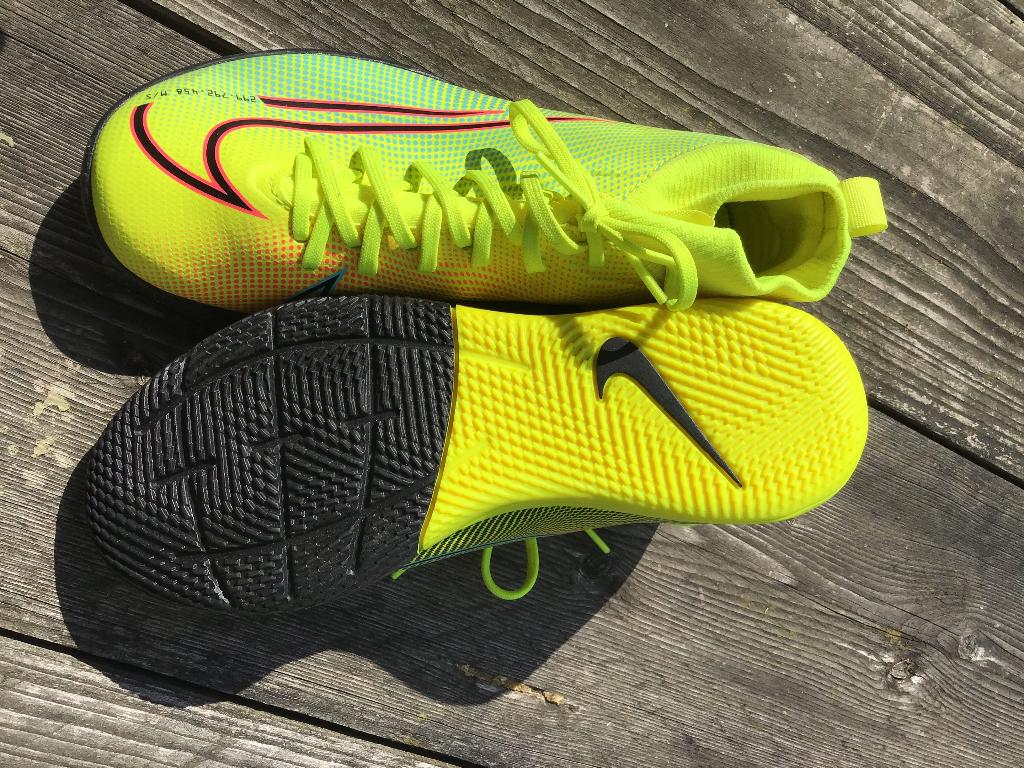 Nike mercurial CR7 met sok NIEUW maat 35, Sport en Fitness, Voetbal, Maat XS of kleiner, Schoenen, Nieuw, Ophalen of Verzenden