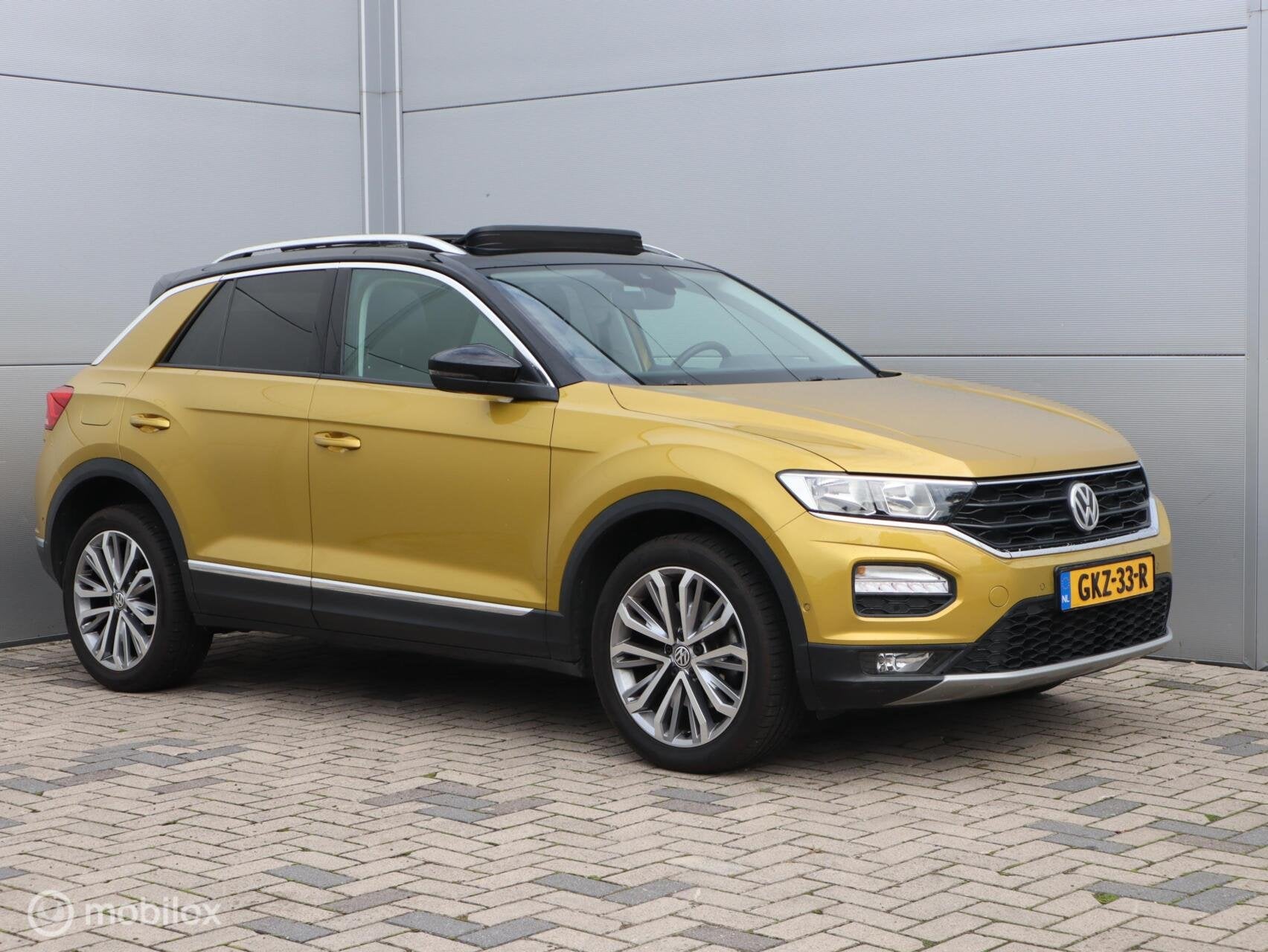 Volkswagen T-Roc 1.0 TSI Trekhaak ACC Parkeersensoren, Auto's, Voorwielaandrijving, Gebruikt, Euro 6, 116 pk