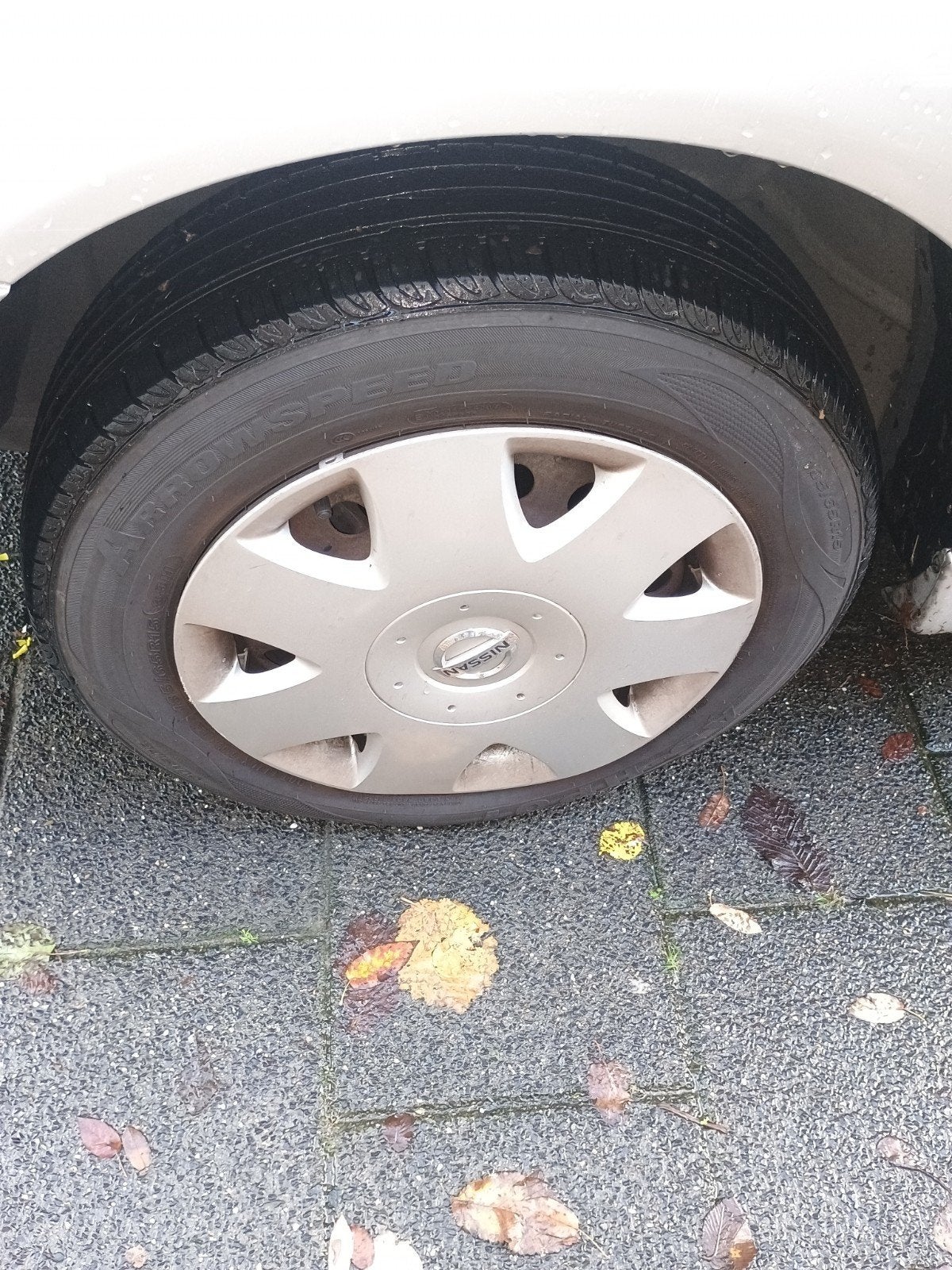 gezocht orginele wieldop Nissan almera tino, Ophalen