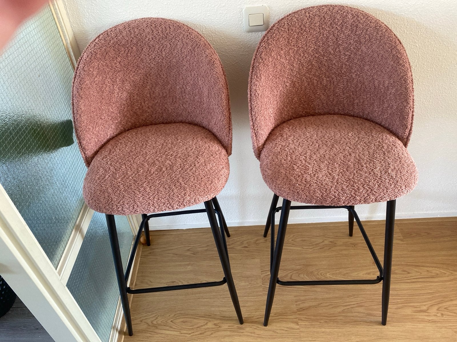 Set van 2 roze barkrukken met teddy stof, Ophalen, Zo goed als nieuw, 90 cm of meer, Metaal