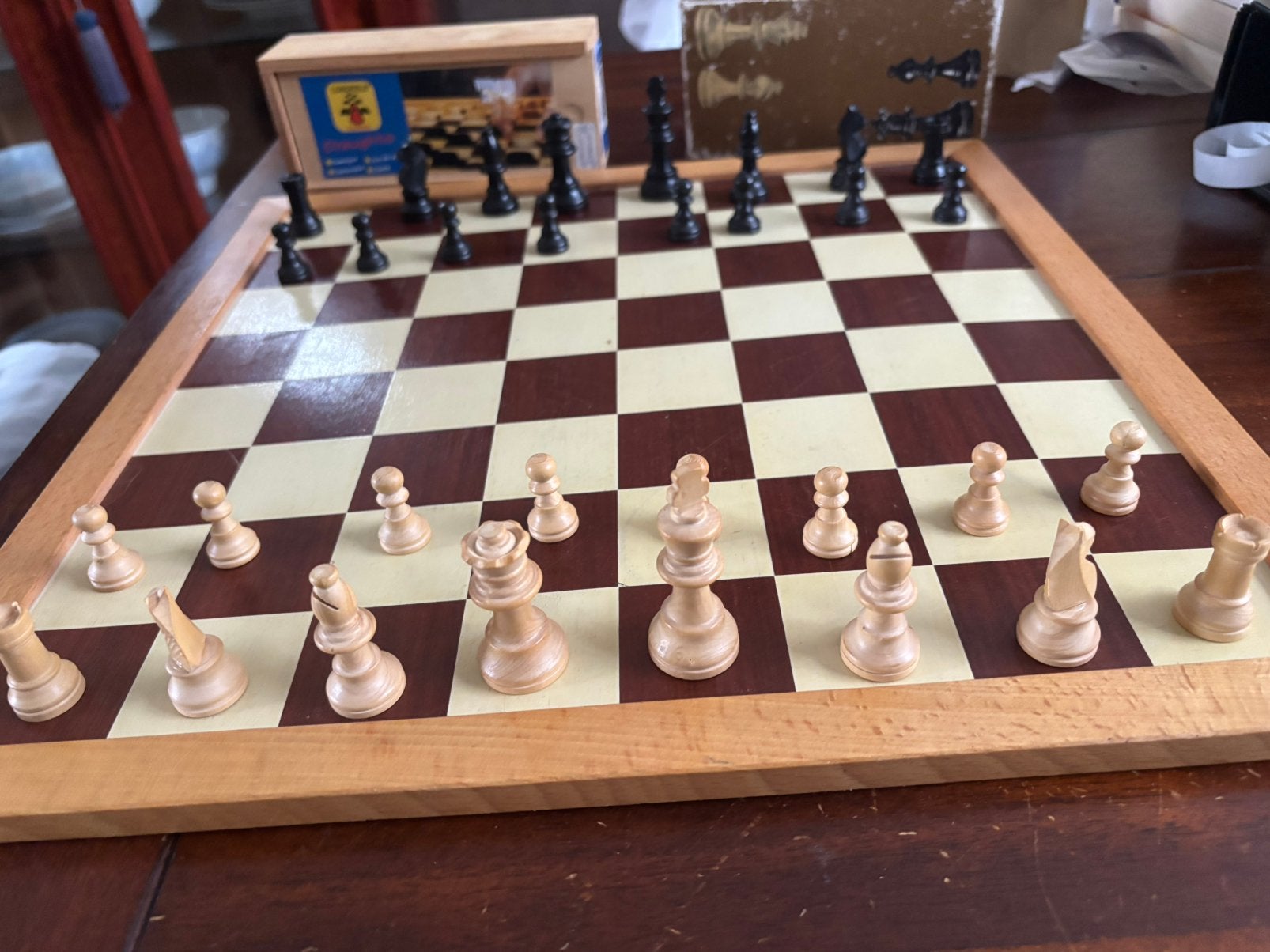 SCHAAK- en DAMSPEL met HOUTEN HOMAS BORD COMPLEET (foto’s), Een of twee spelers, Ophalen of Verzenden, Gebruikt