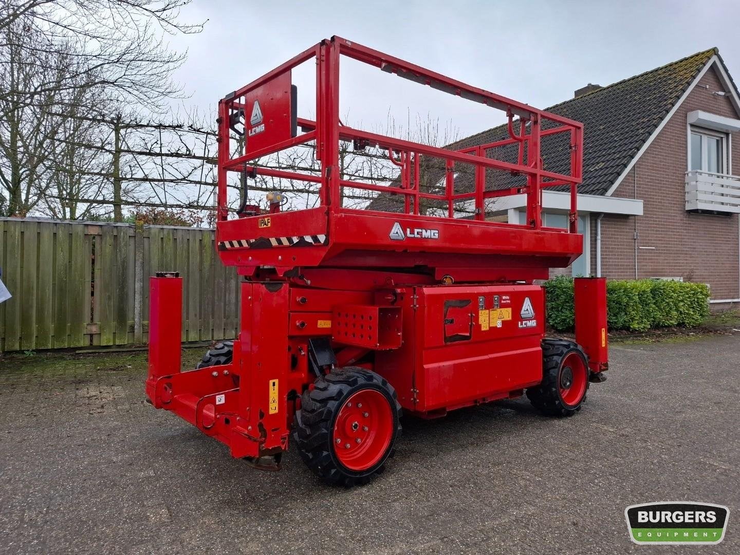 LGMG SR0818D BE2920, Zakelijke goederen