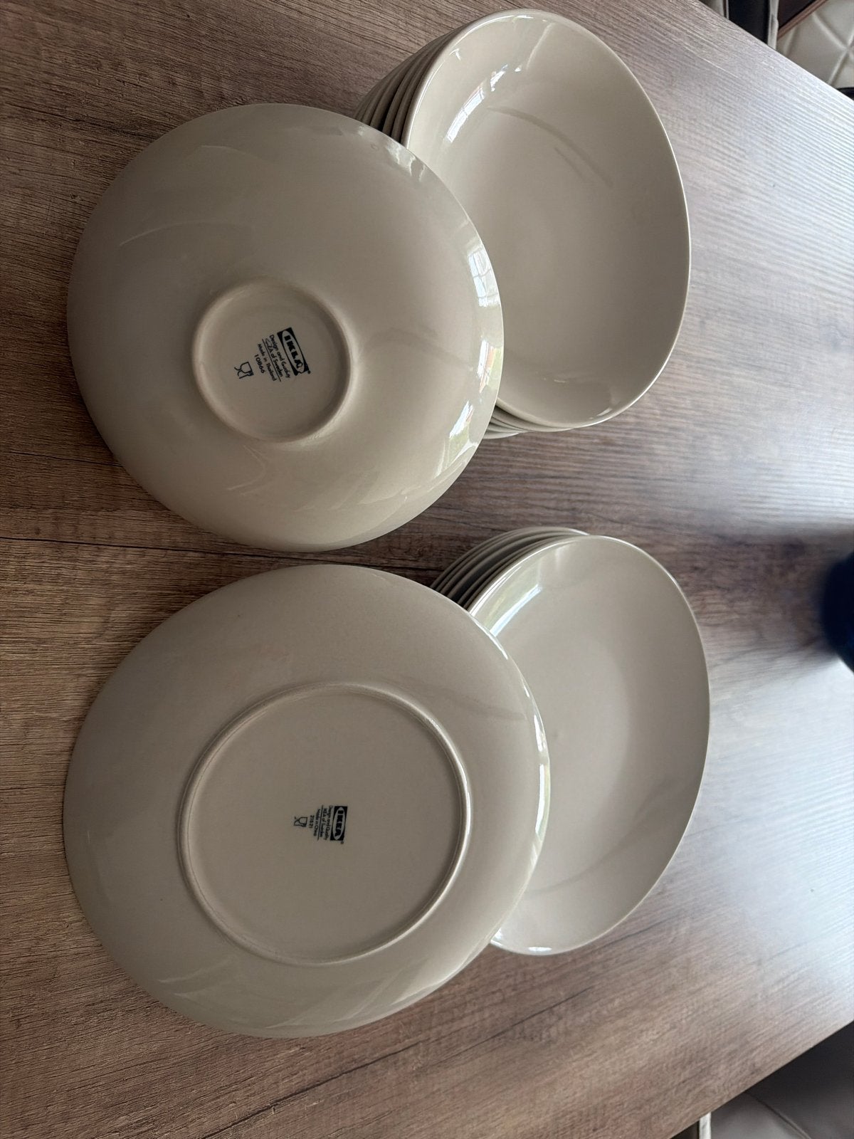 IKEA borden set - 8 diner en 8 diepe borden, Ophalen, Keramiek, IKEA, Zo goed als nieuw