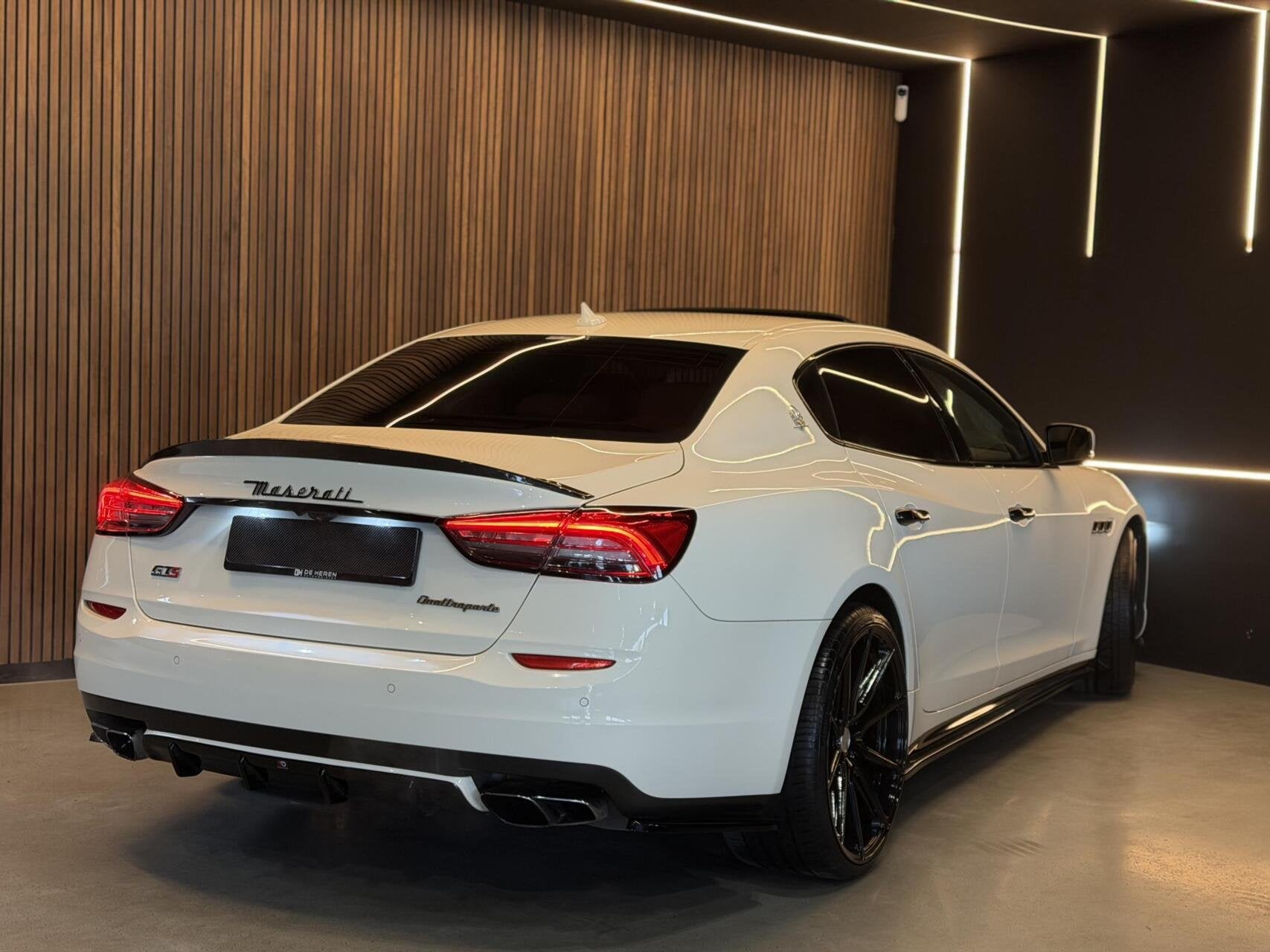 Foto 13 van Maserati Quattroporte 3.8 GTS V8|Pano|Vossen|Maxton|B&W|22"