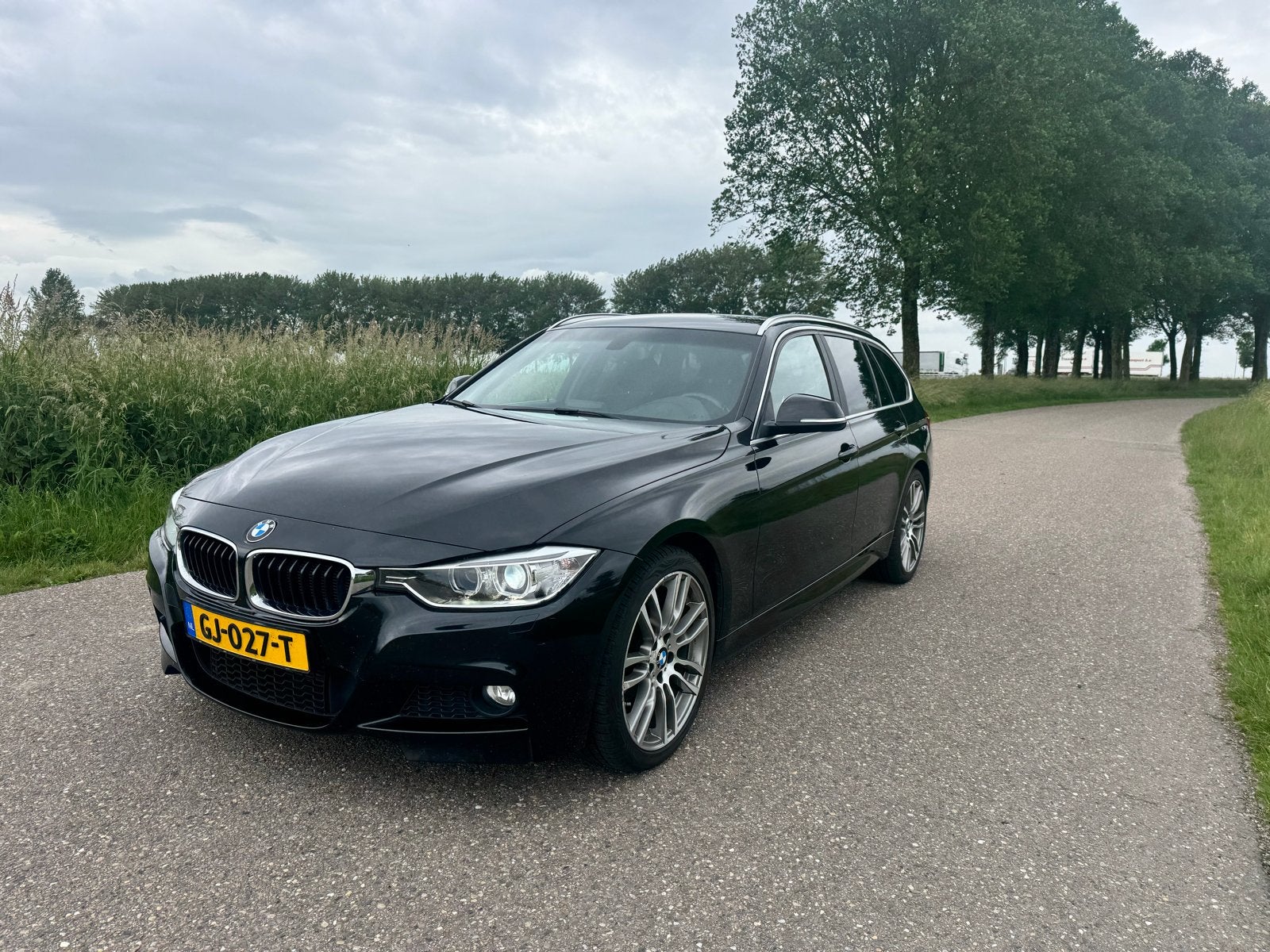 BMW 3-Serie 2.0 135KW 320I 2015 Zwart, 275 pk, Euro 6, 4 cilinders, Navigatiesysteem