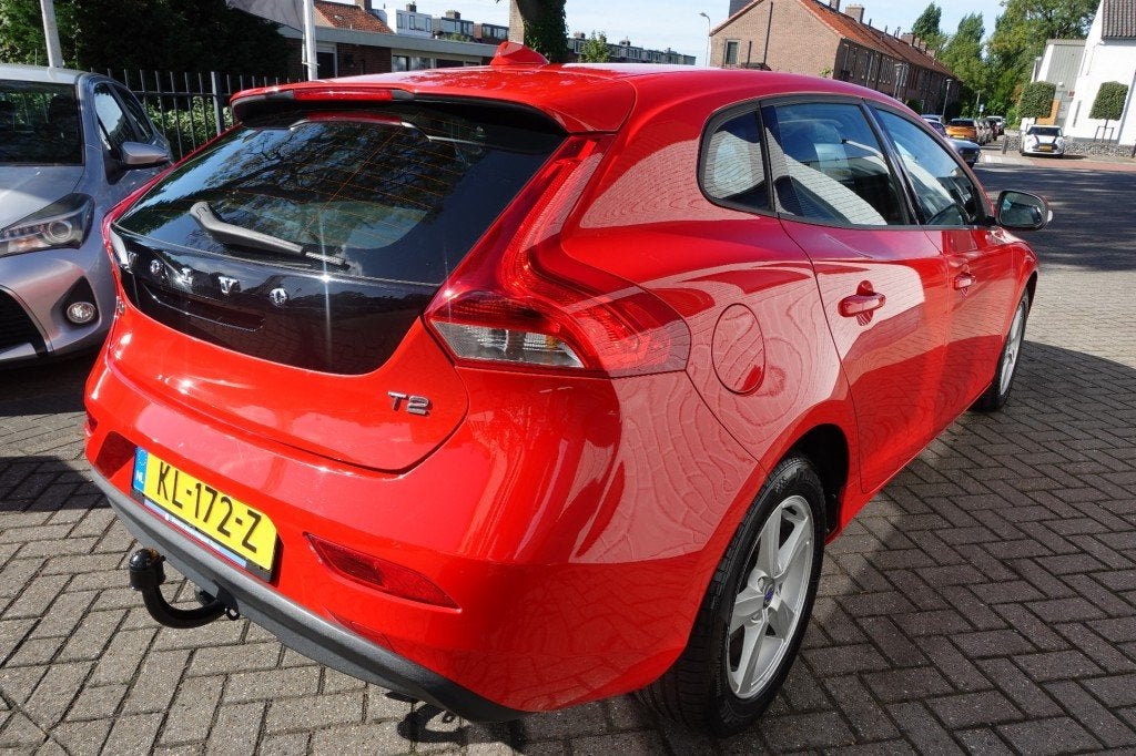 Volvo V40 1.5 T2 + Automaat + Trekhaak, Euro 6, 4 cilinders, 700 kg, Origineel Nederlands