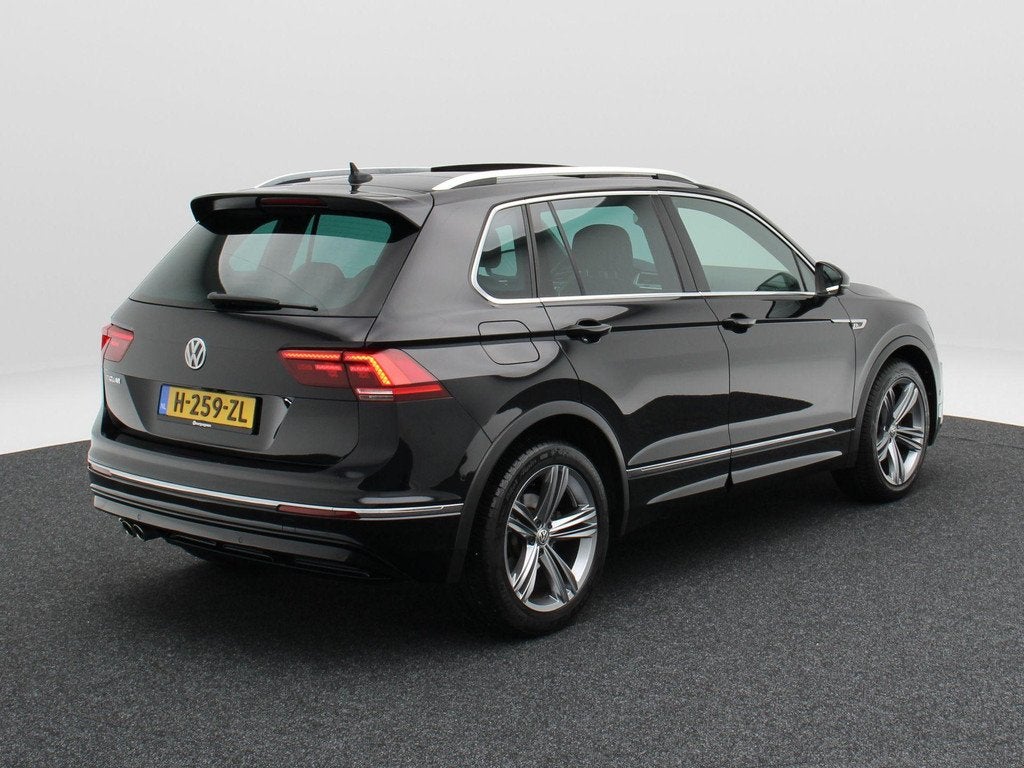 Volkswagen Tiguan 1.5 TSi 150 Pk Automaat R-Line | Stoelverw, 150 pk, Zwart, Origineel Nederlands, Automatische klimaatregeling
