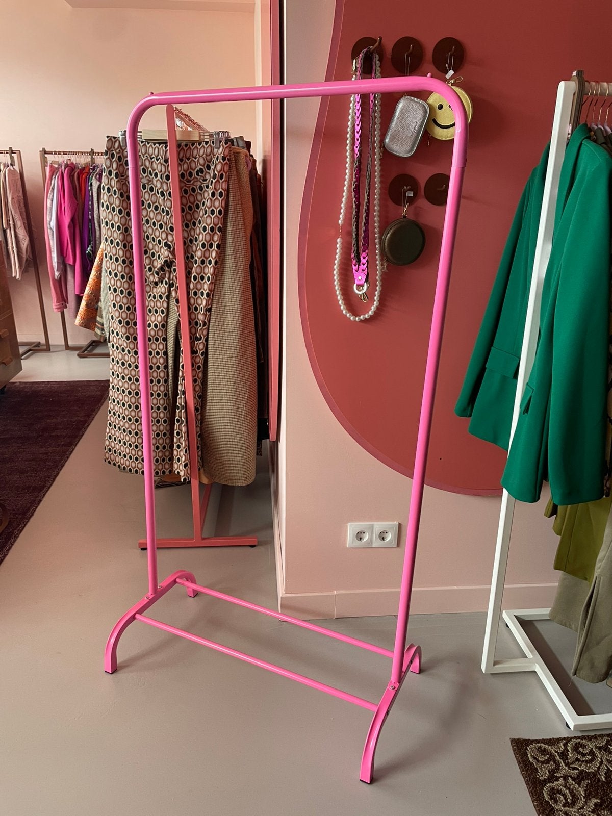 Housevitamin heel gaaf roze rek, Ophalen of Verzenden, Zo goed als nieuw, X, X
