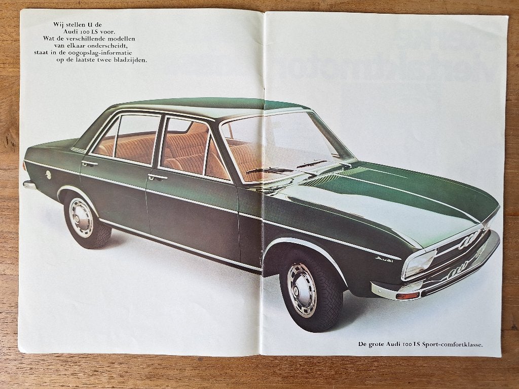 Audi 100 LS brochure folder uit 1970, Ophalen of Verzenden, Gelezen, Audi