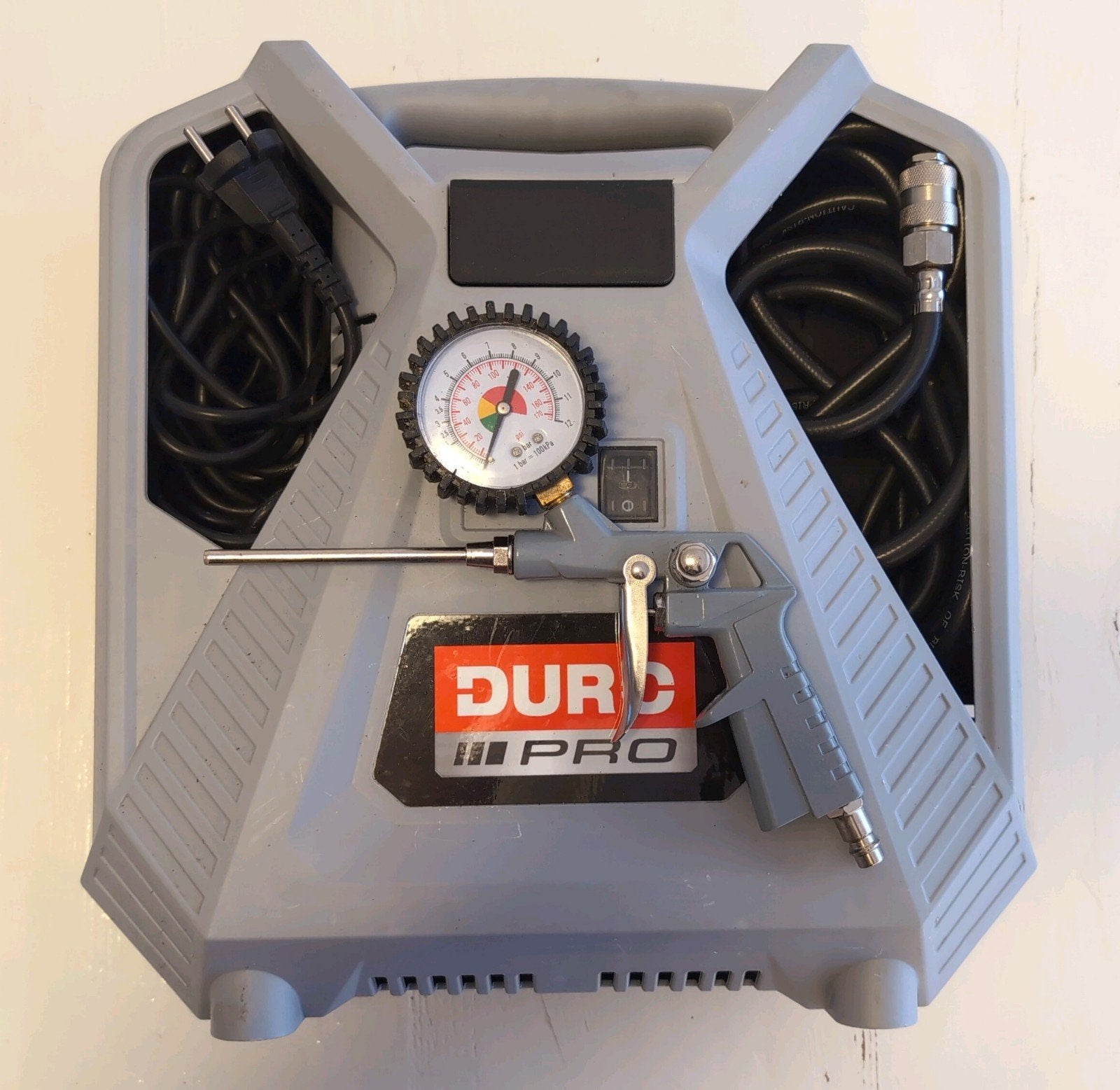 Duro Pro draagbare Compressor, Doe-het-zelf en Verbouw, Gebruikt, Verzenden, 6 tot 10 bar, Minder dan 200 liter/min
