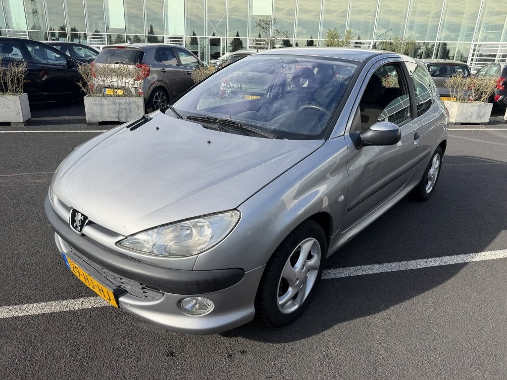 Peugeot 206 1.6-16V XS (bj 2001), foto 1
