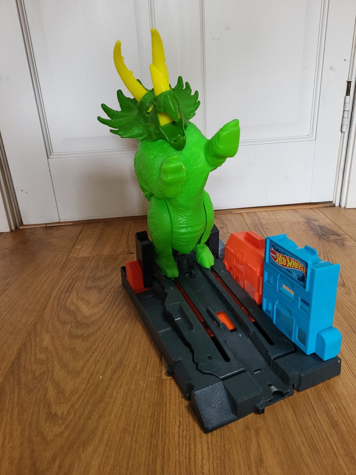 Hot Wheels City Verpletterende Triceratops speelset, Racebaan, Zelf te bouwen, Ophalen of Verzenden, Zo goed als nieuw