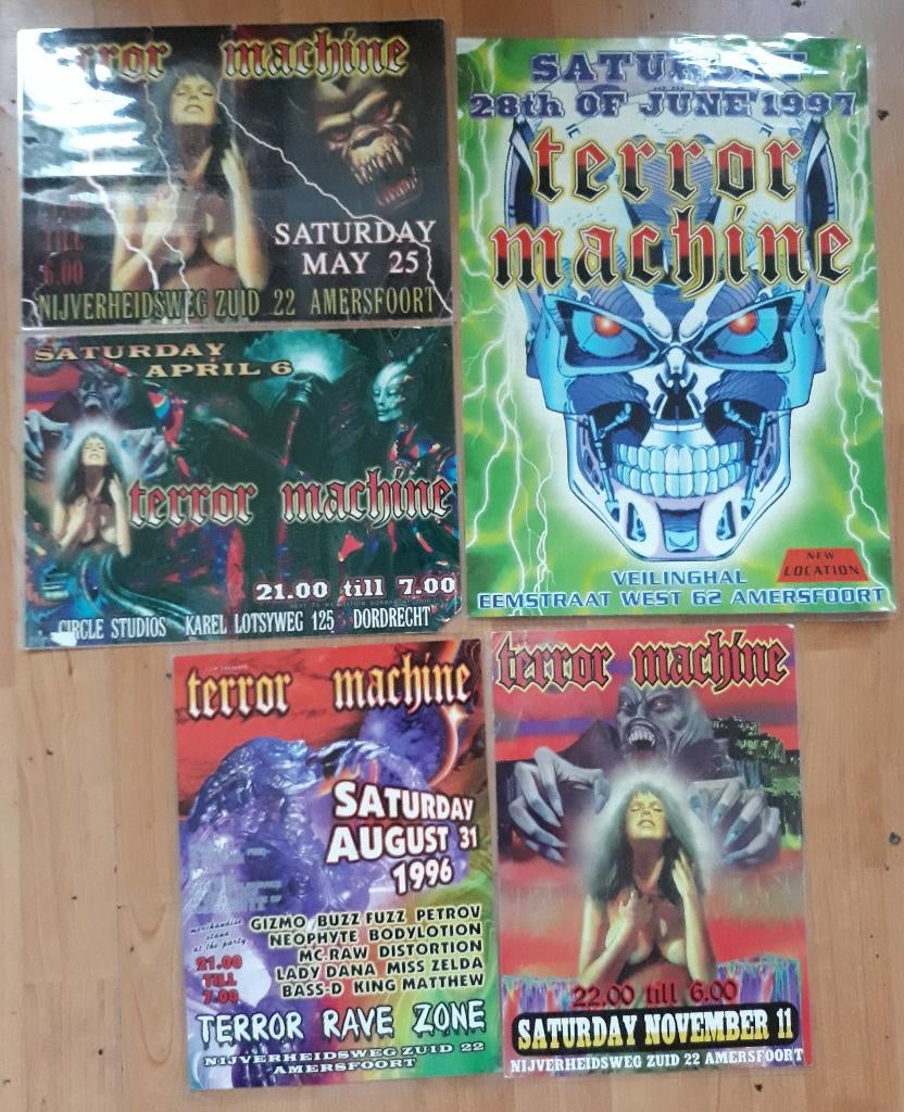 20 hardcore/terror/trance flyers 90s (geplastificeerd), Tickets en Kaartjes, Evenementen en Festivals, Eén persoon