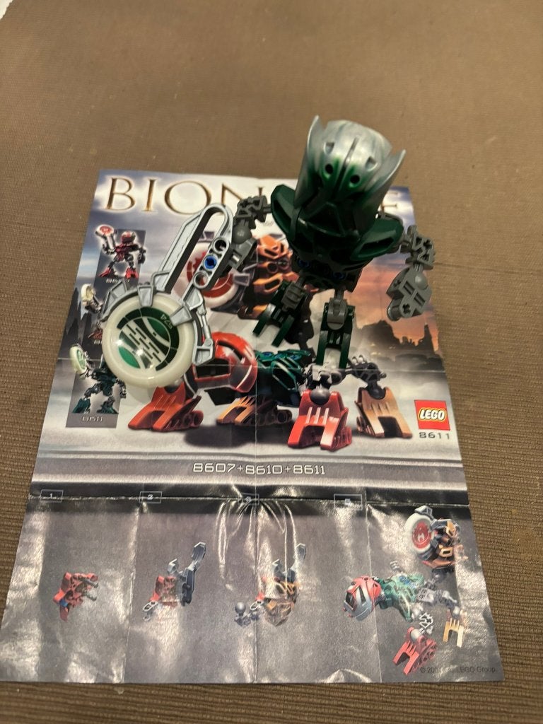 Lego bionicle robot set 8611 compleet met boekje!, Bionicle, Lego, Ophalen of Verzenden, Zo goed als nieuw