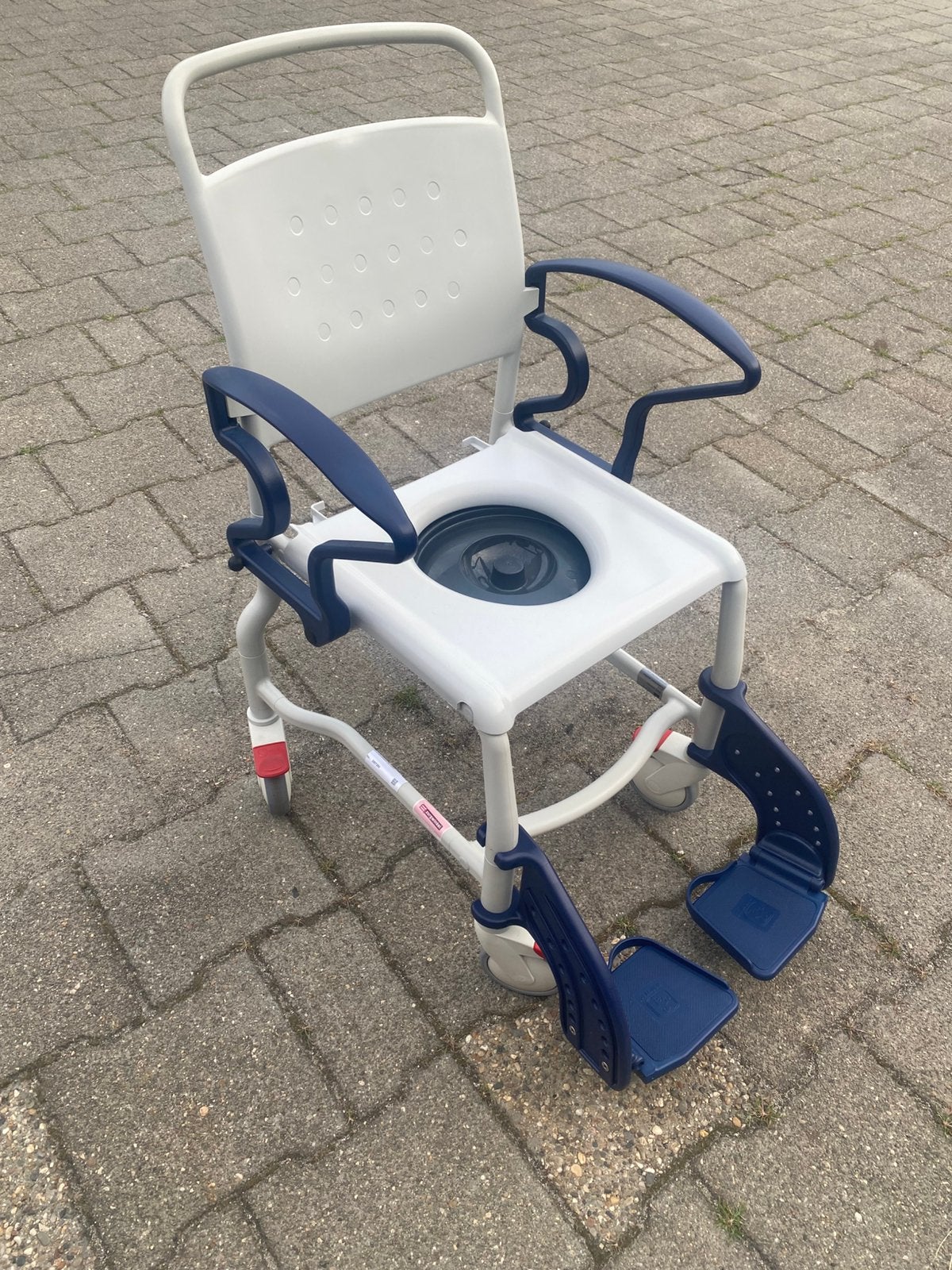 Rebotec doucherolstoel incl po, Ophalen, Zo goed als nieuw