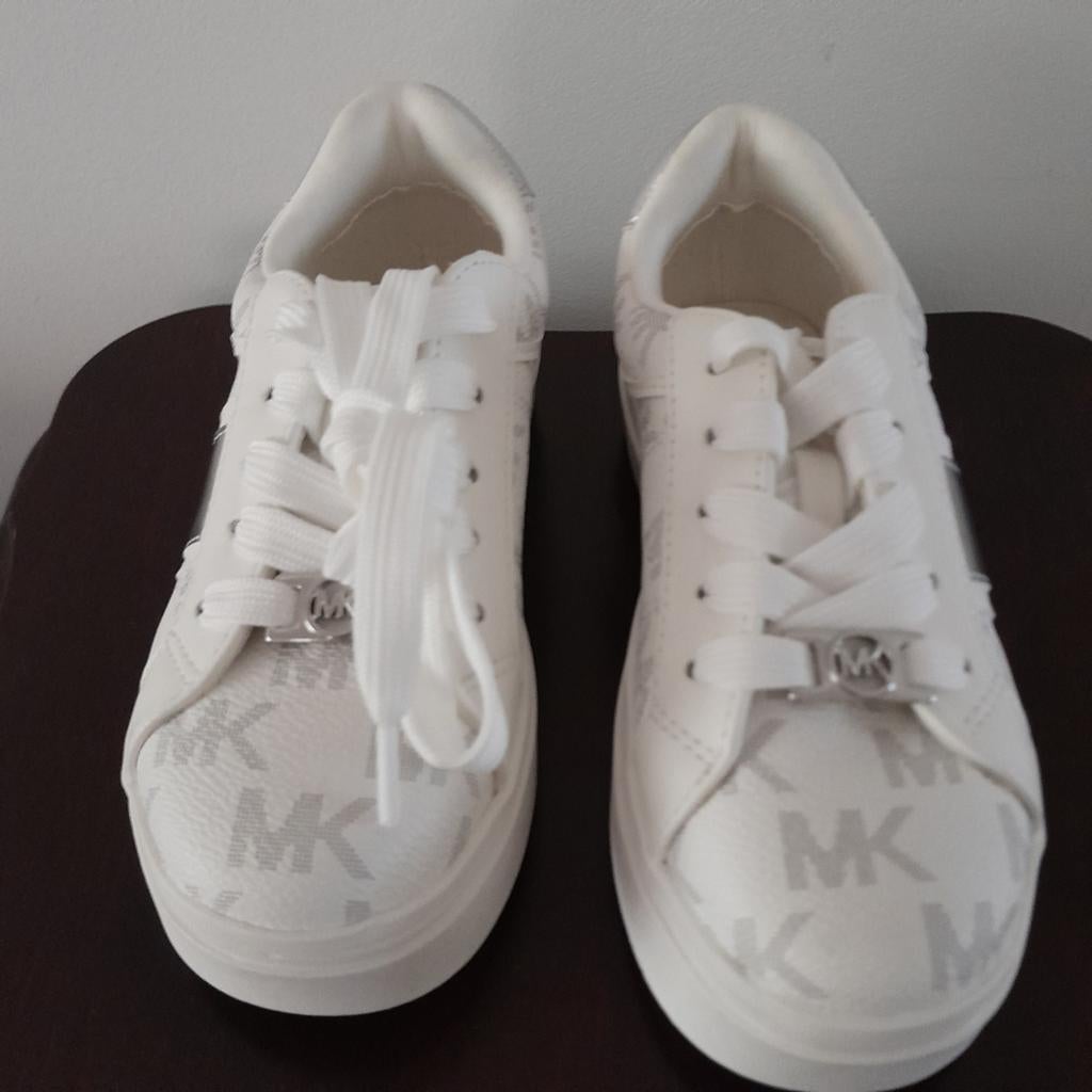 Nieuwe Michael Kors sneakers maat 29, Kinderen en Baby's, Meisje, Michael Kors, Sportschoenen, Nieuw