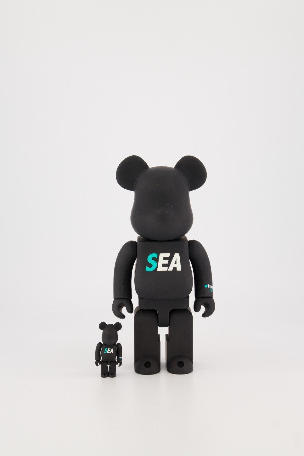 Bearbrick Atmos x WDS SEA 400% & 100% set, Ophalen of Verzenden, Zo goed als nieuw