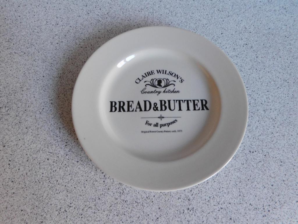 Bord 17,5 cm. Bread & Butter Claire Wilson, Huis en Inrichting, Keuken | Servies, Ophalen of Verzenden, Zo goed als nieuw, Bord(en)