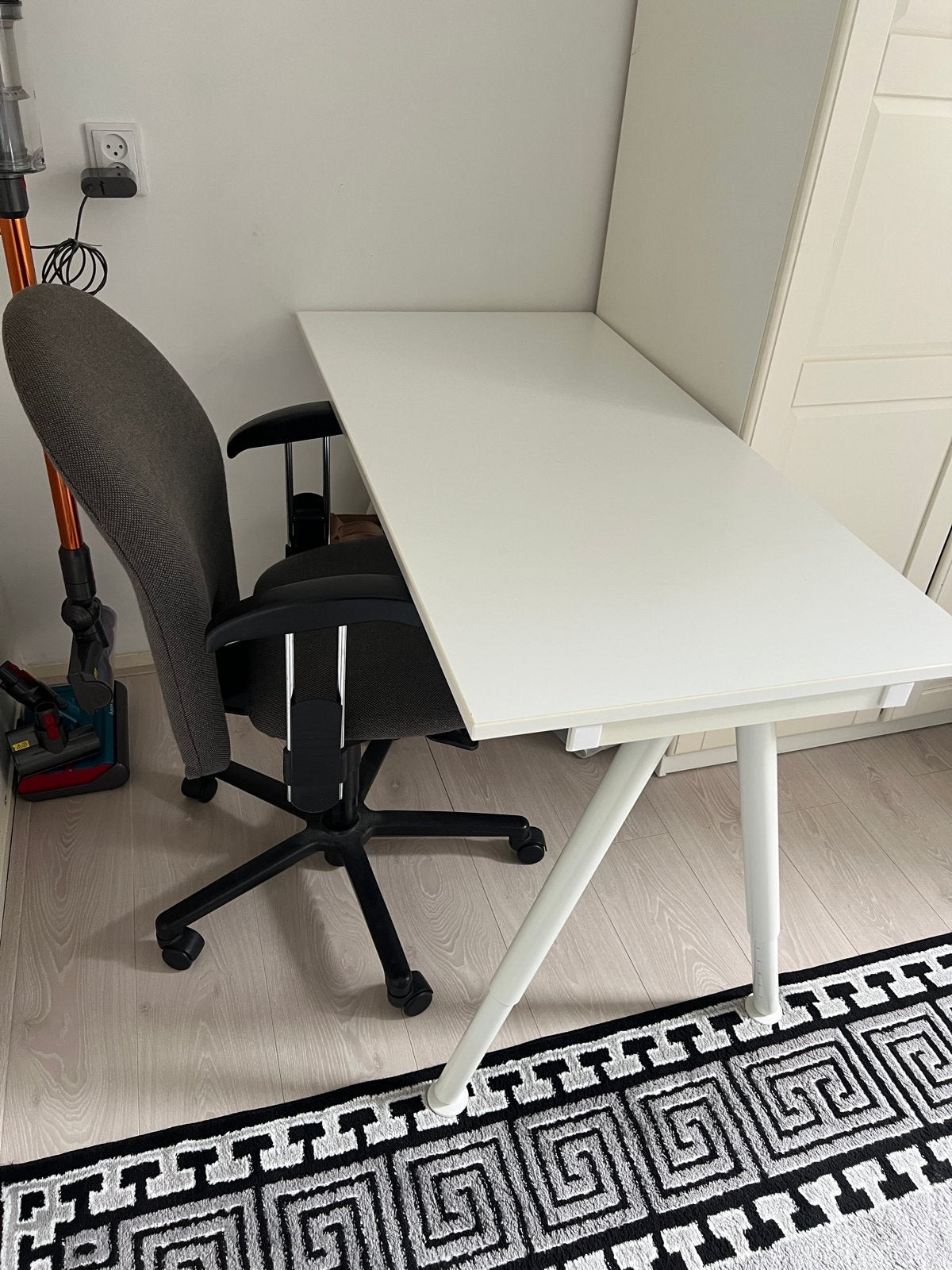 Wit bureau met stoel - Ideaal voor thuiskantoor/student, Gebruikt, Hout, In hoogte verstelbaar, Ophalen of Verzenden