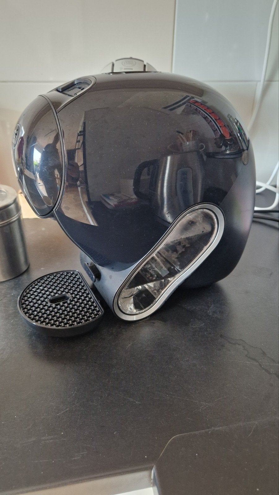 Nescafé Dolce Gusto Neo KP830, Ophalen of Verzenden, Gebruikt, Koffiemachine, Koffiepads en cups