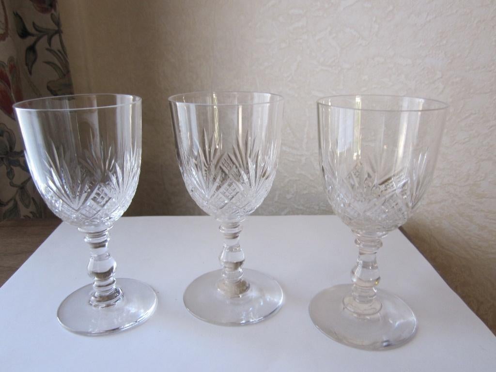 Tien prachtige Baccarat cristal wijnglazen Model Douai, Antiek en Kunst, Antiek | Glas en Kristal, Verzenden