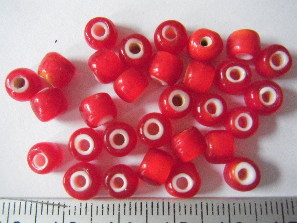 30 glas kralen rood met witte kern, Hobby en Vrije tijd, Ophalen of Verzenden, Nieuw, Kraal