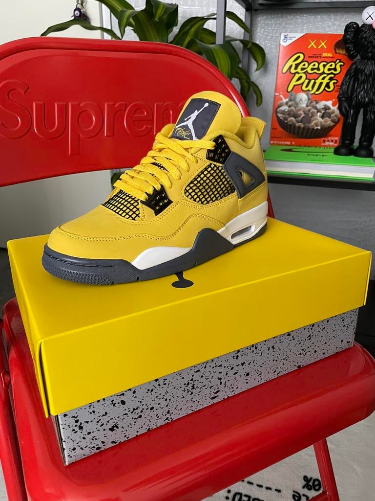 Jordan 4 lightning maat 42, Overige kleuren, Nieuw, Ophalen of Verzenden, Sneakers of Gympen