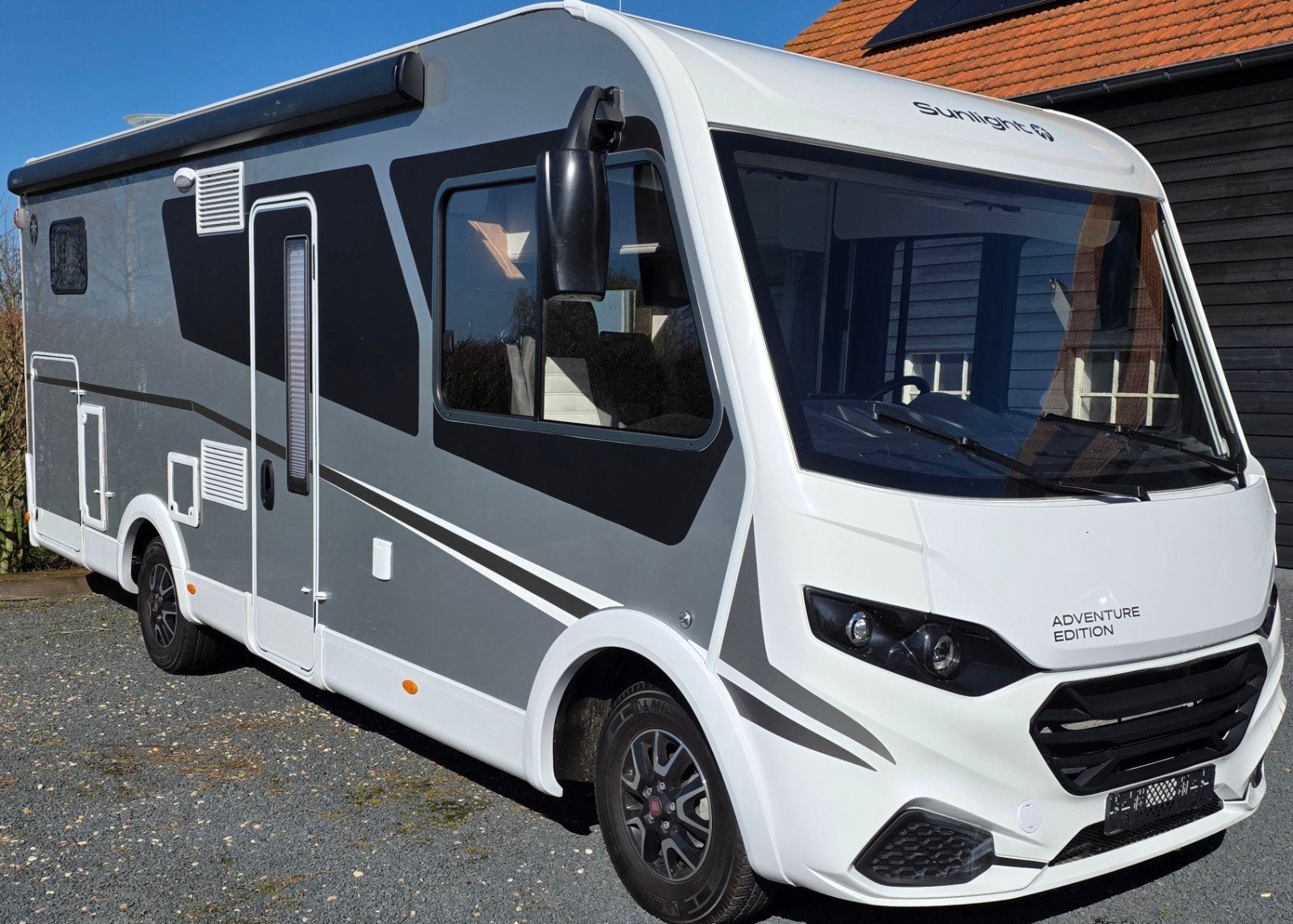 Sunlight I68 Adventure 2024 / 25.000km / zeer compleet, Sunlight, Ringverwarming, Fiat, Koelkast