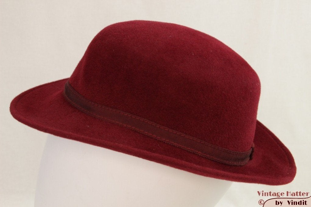 kleine Vintage Dameshoed V.E.B. bordeaux paars velours 54-55, Kinderen en Baby's, 134 t/m 140, Gebruikt, Meisje, Ophalen of Verzenden