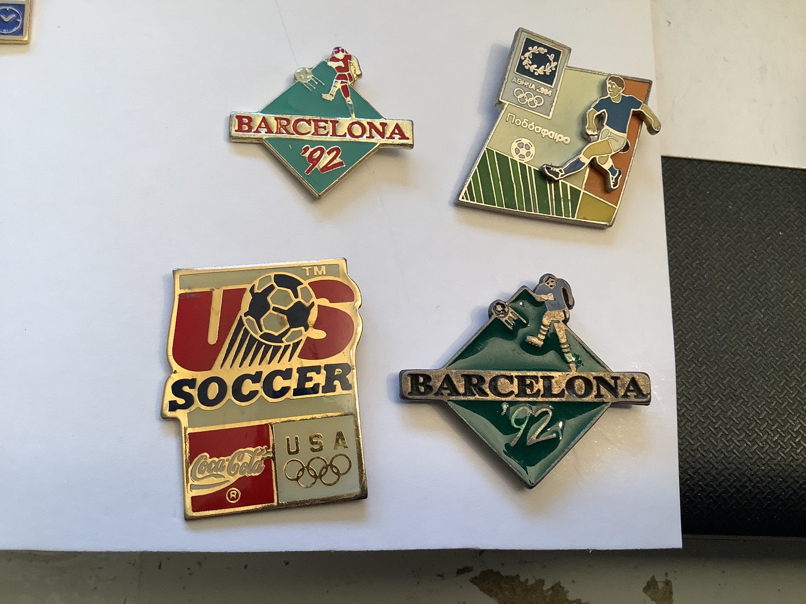 4 pins voetballen Olympische Spelen, Ophalen of Verzenden, Zo goed als nieuw