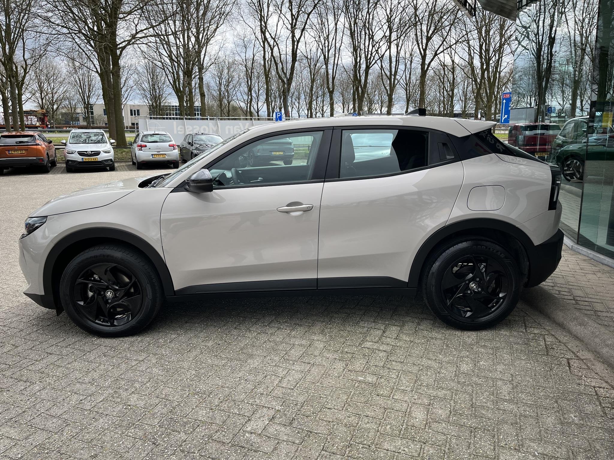Alfa Romeo Junior 1.2 Turbo Hybrid Ibrida | Carplay | Adapti, Auto's, Stof, Euro 6, 1199 cc, Parkeersensor