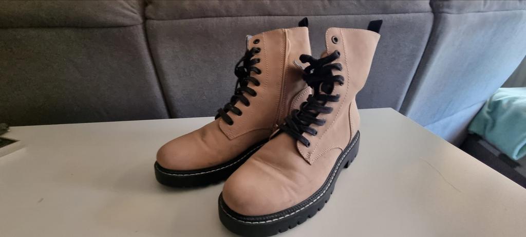 Beige laarsjes maat 43 - Nieuw en ongedragen, Kleding | Dames, Schoenen, Ophalen, Nieuw, Beige, Lage of Enkellaarzen