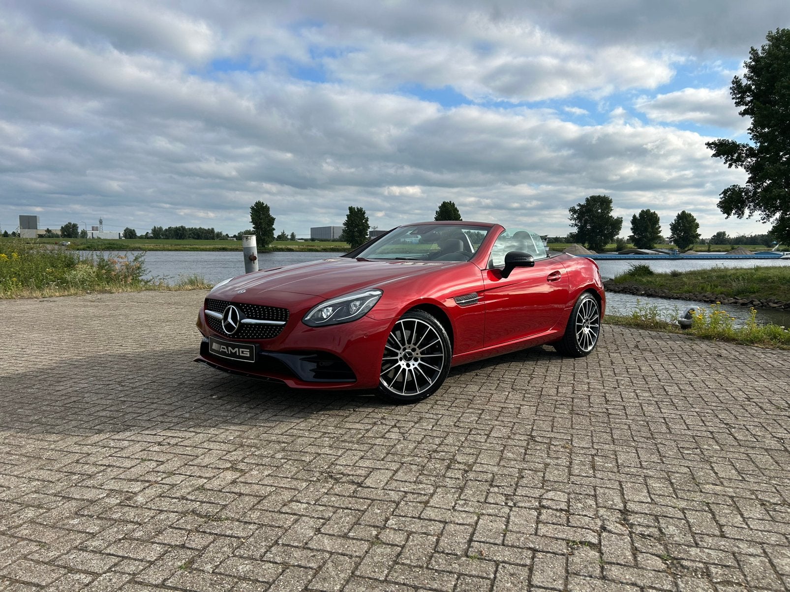 Mercedes SLC200 AMG MANUFAKTUR Hyacintrood Dealeronderhouden, Auto's, Mercedes-Benz, Automaat, 4 cilinders, Cabriolet, Leder