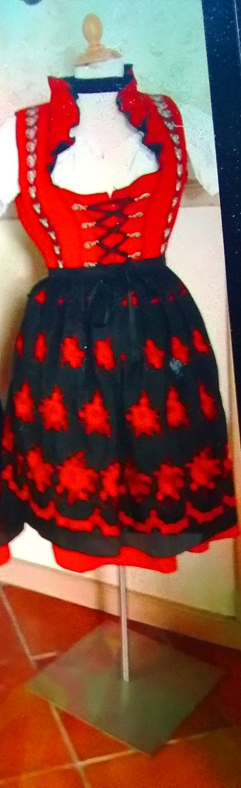 3 luxe tiroler dirndls te koop,  36 , 40, Ophalen of Verzenden, Zo goed als nieuw, Carnaval